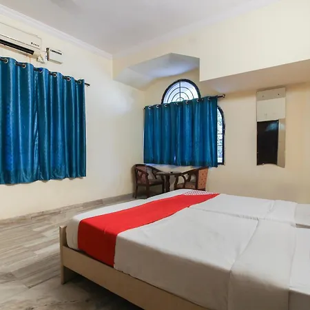 Collection O White House Silverkey Near Film Nagar